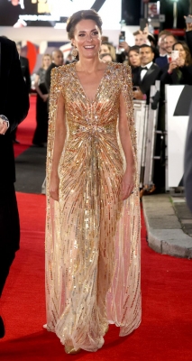 Кейт Миддлтон в потрясающем золотом платье в пол с пайетками
