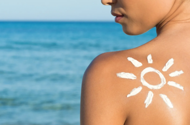 Как находиться под солнцем людям с проблемами кожи